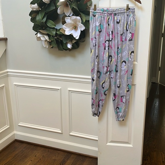Zany FRIENDS sz M Graphic Print Pajama Pants - Picture 3 of 7